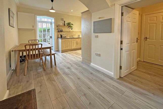 1, Woodbury Walk, Exeter photo 3