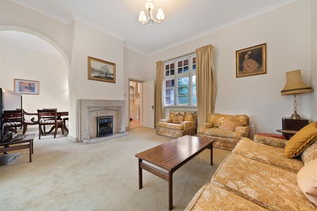 Mews house for sale in Kings Yard, Prince Albert Drive, Ascot