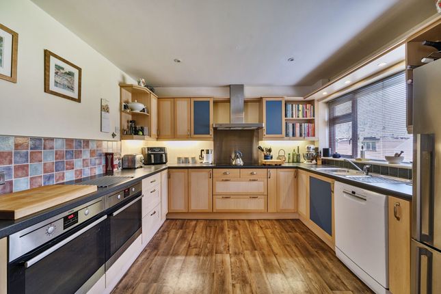Applecroft Plaistow Road, Billingshurst photo 3