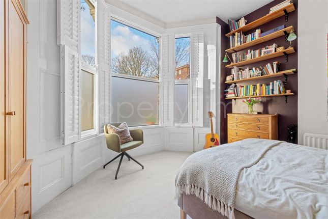 Flat for sale in Evering Road, Hackney