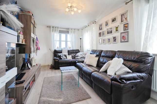 5, Cascade Close, Staffordshire photo 2