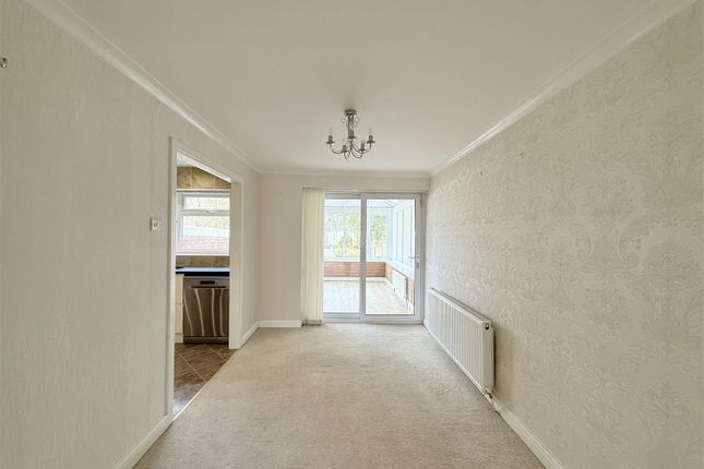 41, Fold Crescent, Stalybridge photo 4