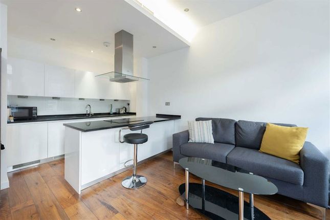 Flat 5, College Court, 1A, Berners Street, London photo 2