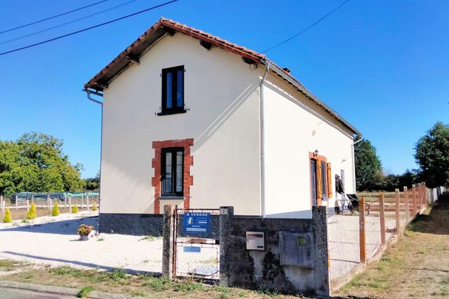 Thumbnail Country house for sale in Chassiecq, Charente, France - 16350