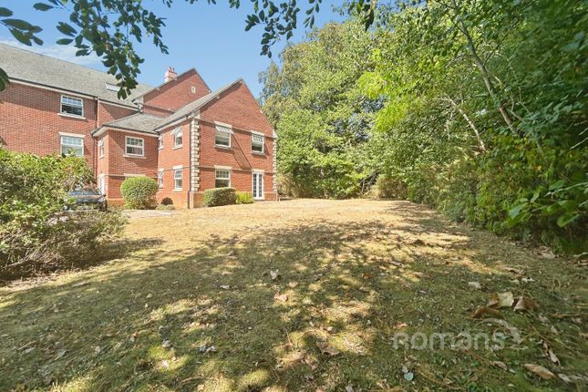 Flat 7, Ulric House,, Waleron Road, Hampshire photo 4