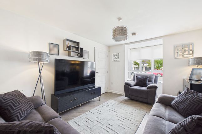9 Templegill Crescent, Wishaw photo 3