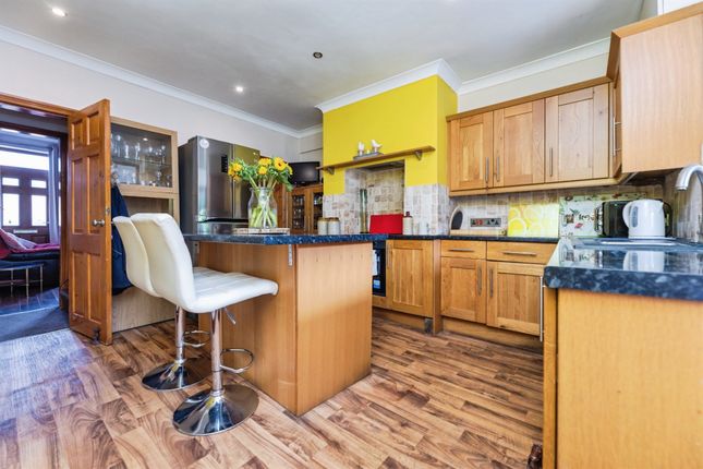 48, Hesley Bar, Rotherham photo 4