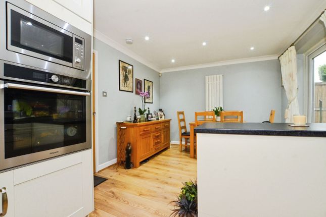 72, Margeholes, Watford photo 4