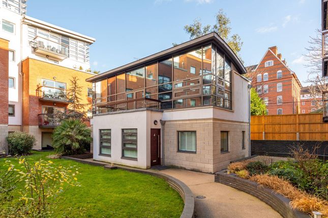 Thumbnail Property for sale in Montaigne Close, Westminster, London