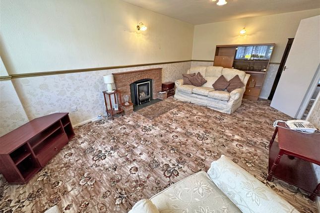 Bungalow for sale in Lydney Close, Redditch