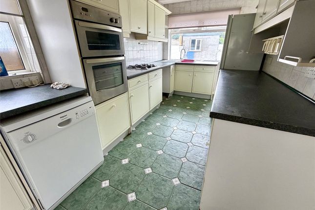 3, St. Lawrence Avenue, Milford Haven photo 4