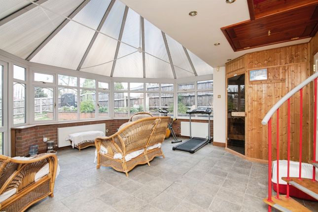 18, Pear Tree Drive, Birmingham photo 4