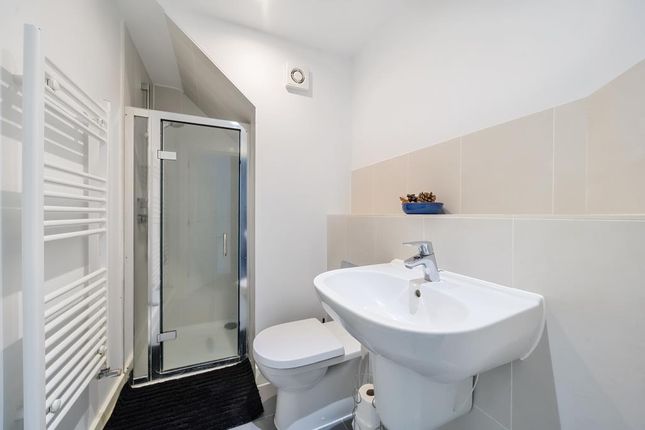 Flat for sale in Thame, Buckinghamshire