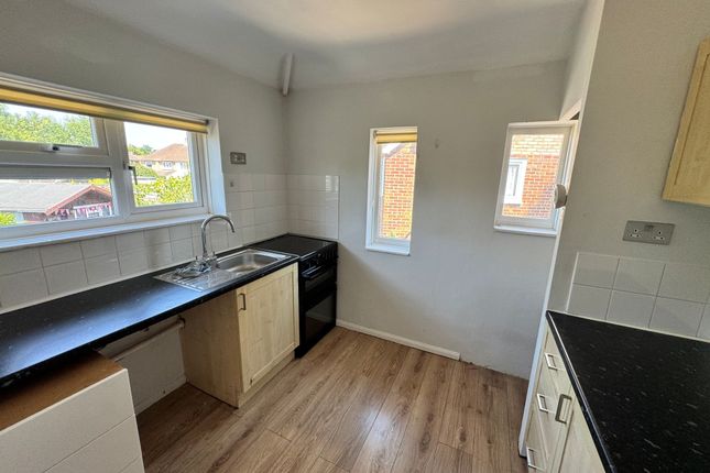 15, Tyzack Road, High Wycombe photo 3