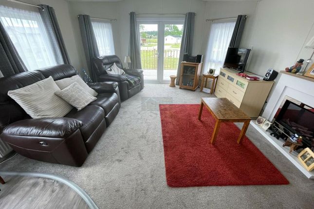17 Findhorn Park, Mundole, Forres photo 2