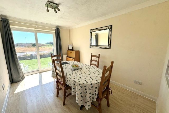 99, Eastbourne photo 4