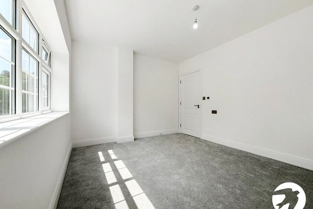 Flat 4, 69, Eaglesfield Road, London photo 5