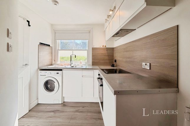 Flat 10, St. Annes House, 49, Buckingham Place, East Sussex photo 3