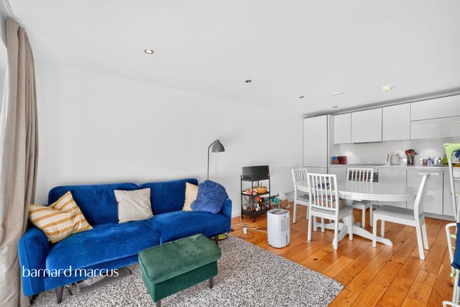 Flat 3, 1, Offenham Road, London photo 3