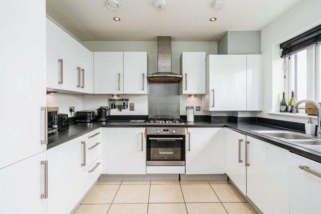 Flat for sale in Vince Dunn Mews, Harlow