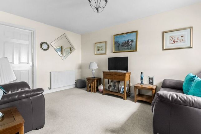 98, Lochranza Crescent, Airdrie photo 3