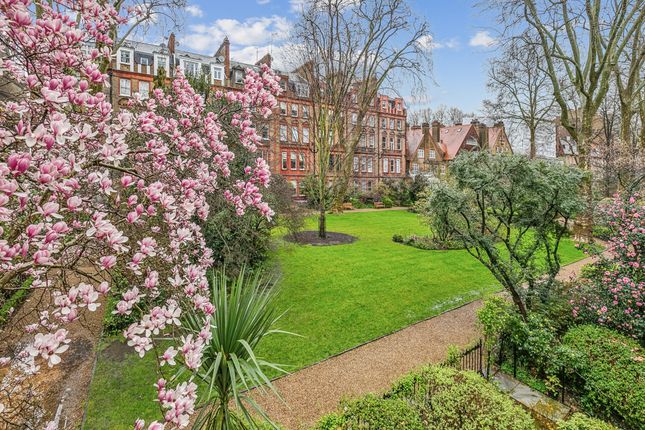 Flat for sale in Wetherby Gardens, London