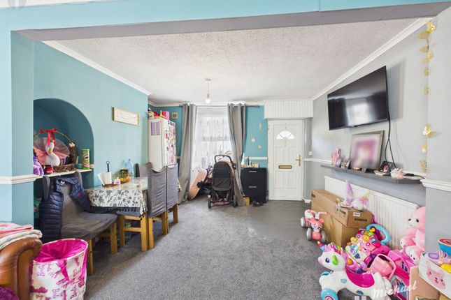 48 Bicester Road, Aylesbury photo 2