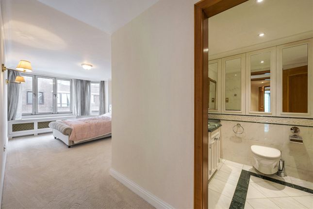 Flat for sale in Porchester Gate, Bayswater Road