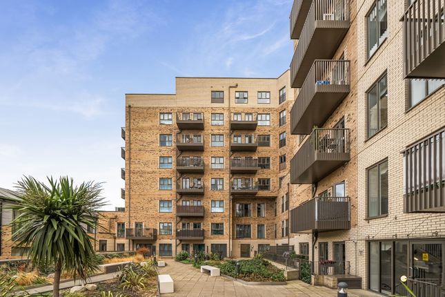 1-bed flat on Blyth Road, Hayes, £300,000