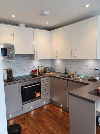 Thumbnail Flat to rent in Wilmslow Road, Withington