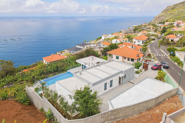 Detached house for sale in Street Name Upon Request, Calheta, Pt