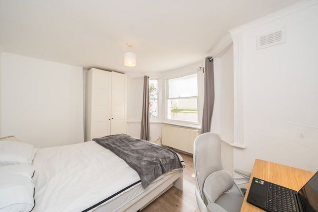 16, Ferndale Road, London photo 4