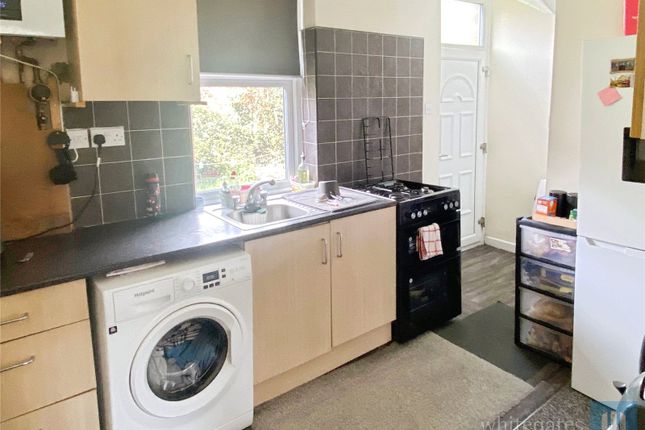 29, Clutton Street, Batley photo 3