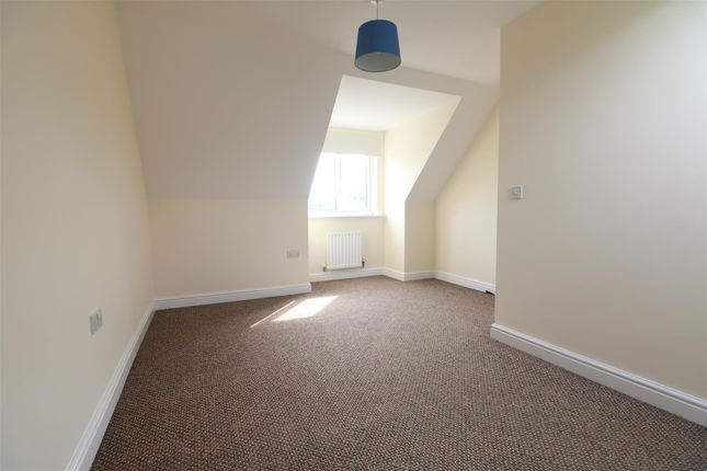 Thumbnail Semi-detached house to rent in Kingfisher Drive, Wombwell, Barnsley