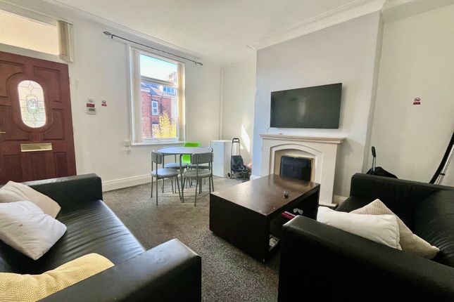 Room 4, 7, Barras Place, LEEDS photo 2