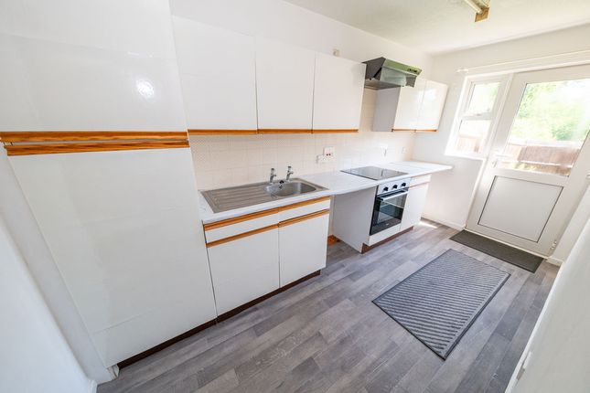 28, Arragon Court, Waterlooville photo 4