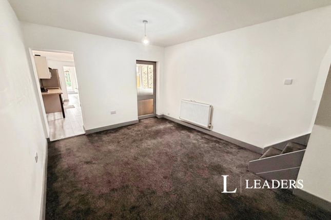 104, Ruxley Road, Staffordshire photo 3