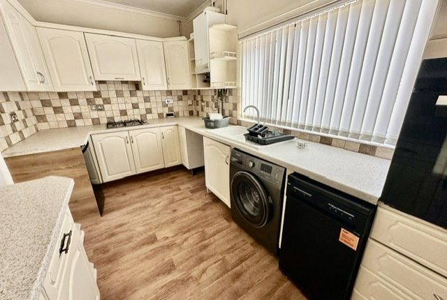 28, The Avenue, DONCASTER photo 2