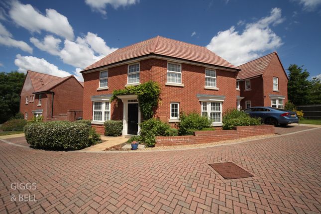 Detached house for sale in Cassidy Close, Luton, Bedfordshire