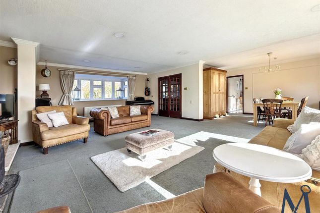 14, Worthington Lane, Coalville photo 3