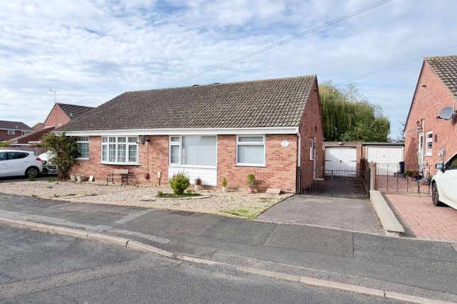 2-bed bungalow on 16, Churchill Grove, Tewkesbury, £260,000