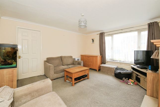 21, Chestnut Crescent, Peterborough photo 5