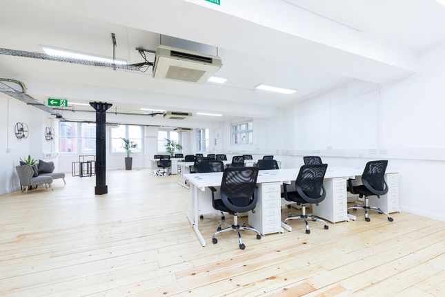 Office to let in Furnished Fourth Floor, 124-128 City Road, Old Street, London