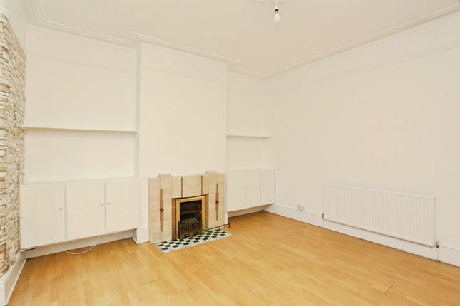 92A,, Birkhall Road, London photo 4