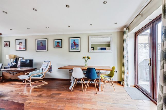 335, Thorney Leys, WITNEY photo 4