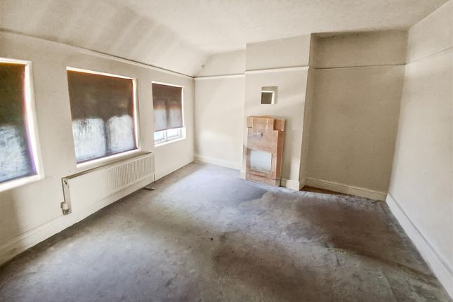 326A, Ruislip Road East, Greenford photo 2