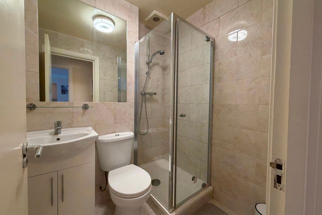 Flat 72, Regent Court, London photo 5