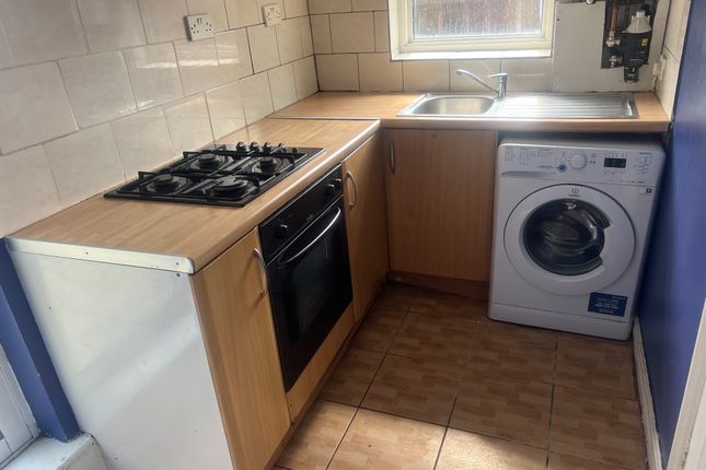 Flat to rent in Borthwick Road Including Some Bills, London