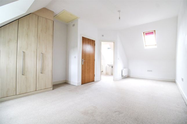 Town house to rent in Pear Tree Avenue, Long Ashton, Bristol