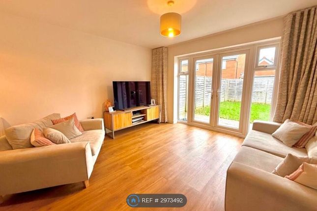 Magdalene Close, South Marston, Swindon photo 2